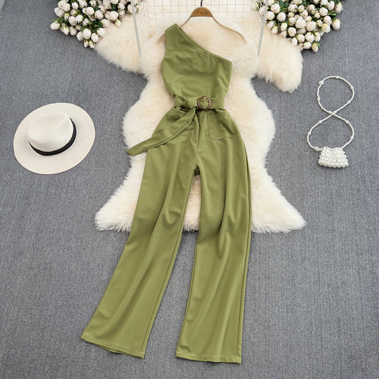 Pulse94 - One-Shoulder Jumpsuit mit Taillengürtel
